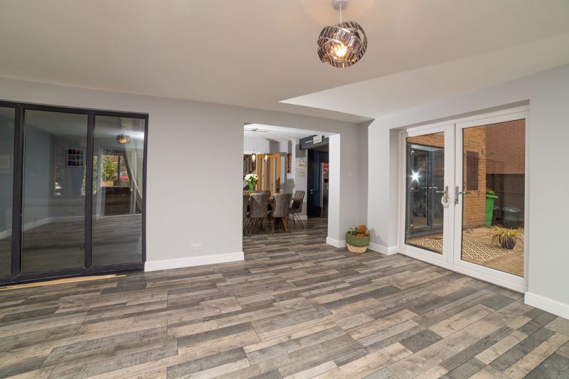 4 bed house for sale in Mansfield Road, Edwinstowe, NG21 11