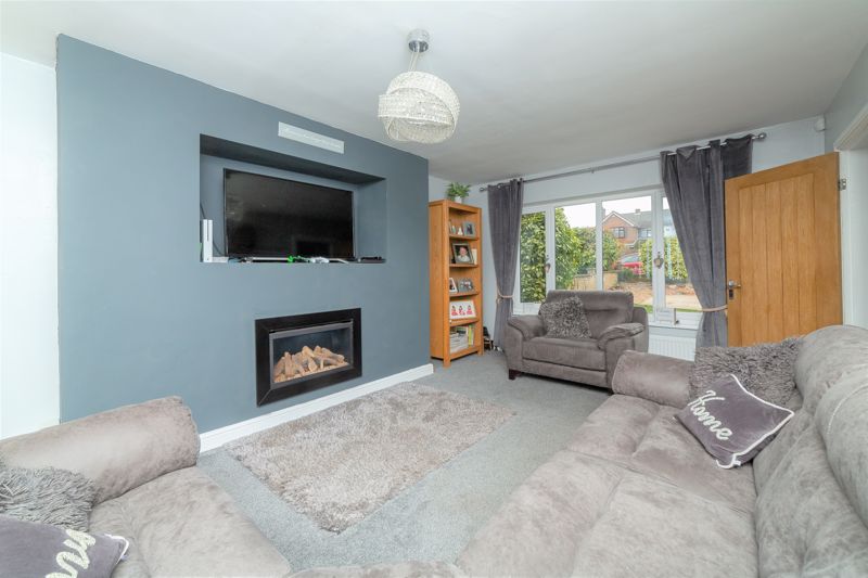 4 bed house for sale in Mansfield Road, Edwinstowe, NG21 16