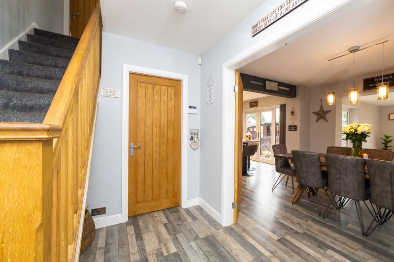 4 bed house for sale in Mansfield Road, Edwinstowe, NG21  - Property Image 3