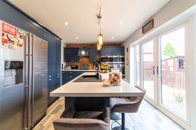 4 bed house for sale in Mansfield Road, Edwinstowe, NG21  - Property Image 6