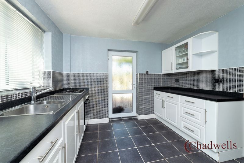 3 bed house for sale in Tuxford Road, Boughton, NG22  - Property Image 3