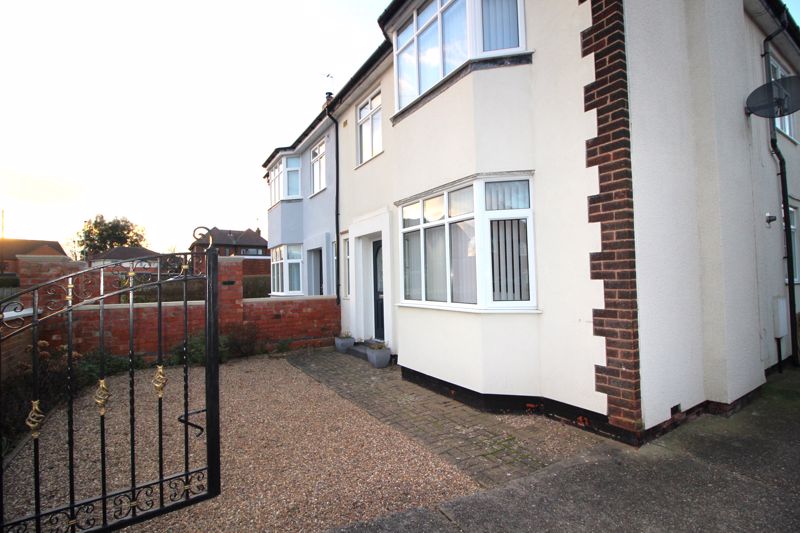 4 bed  for sale in Robin Hood Avenue, Mansfield, NG21 2