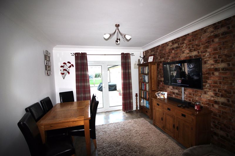 4 bed  for sale in Robin Hood Avenue, Mansfield, NG21 11