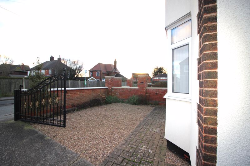 4 bed  for sale in Robin Hood Avenue, Mansfield, NG21 3