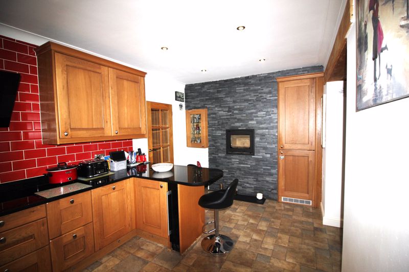 4 bed  for sale in Robin Hood Avenue, Mansfield, NG21 9