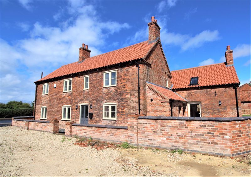 5 bed house for sale in Main Street, Kirton, NG22  - Property Image 1