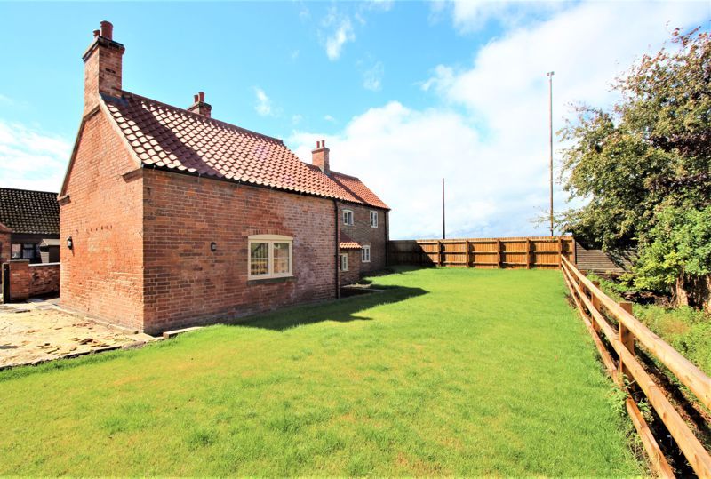 5 bed house for sale in Main Street, Kirton, NG22 19