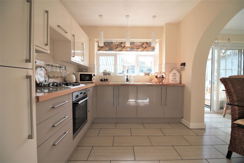 3 bed house for sale in Thoresby Drive, Edwinstowe, NG21 6