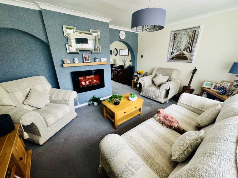 3 bed house for sale in Henton Road, Mansfield, NG21 3