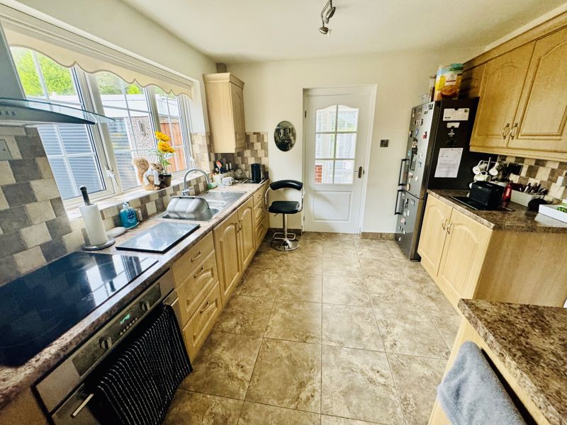 3 bed house for sale in Henton Road, Mansfield, NG21 4