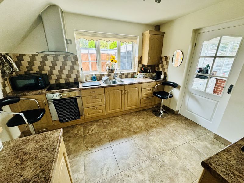 3 bed house for sale in Henton Road, Mansfield, NG21 5