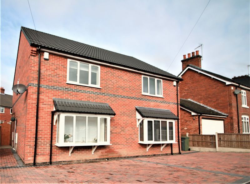 3 bed house for sale in Newark Road, New Ollerton, NG22  - Property Image 1