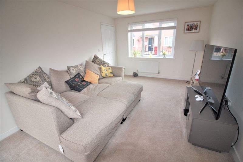 3 bed house for sale in Scarlet Way, Shirebrook, NG20  - Property Image 3