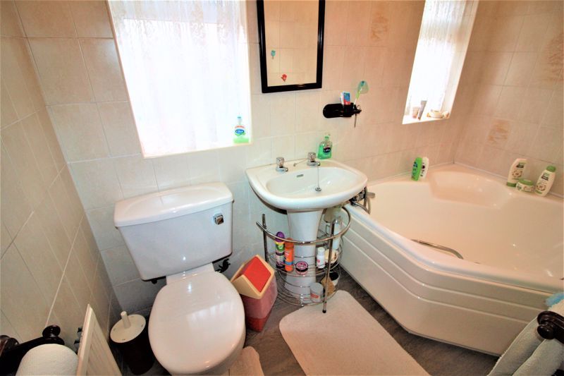 3 bed house for sale in First Avenue, Edwinstowe, NG21  - Property Image 10