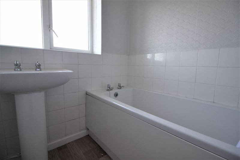 3 bed house for sale in Greenwood Crescent, Boughton, NG22  - Property Image 16