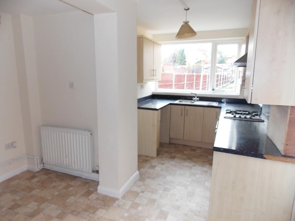 3 bed to rent in Ilkeston 4