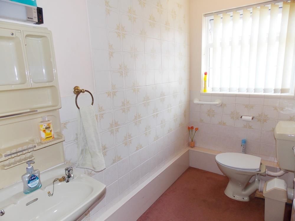 2 bed  for sale in Stanley Common  - Property Image 9