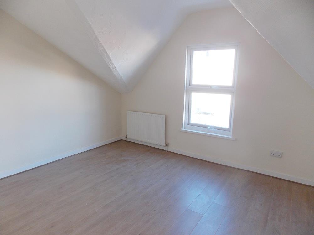 2 bed flat to rent  - Property Image 2