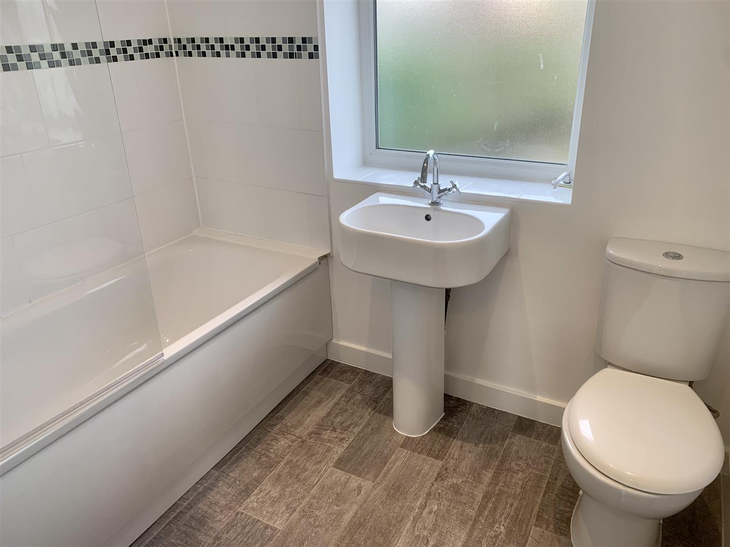 3 bed  to rent in Kirk Hallam 11