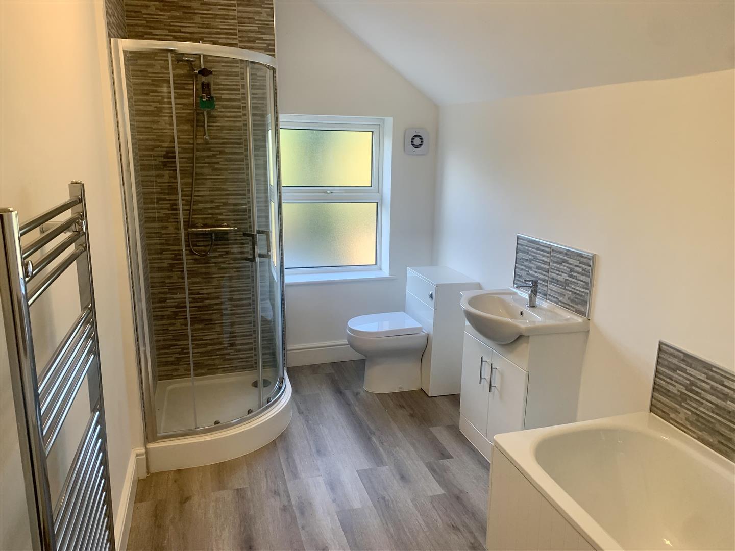 2 bed  for sale in Eastwood 3