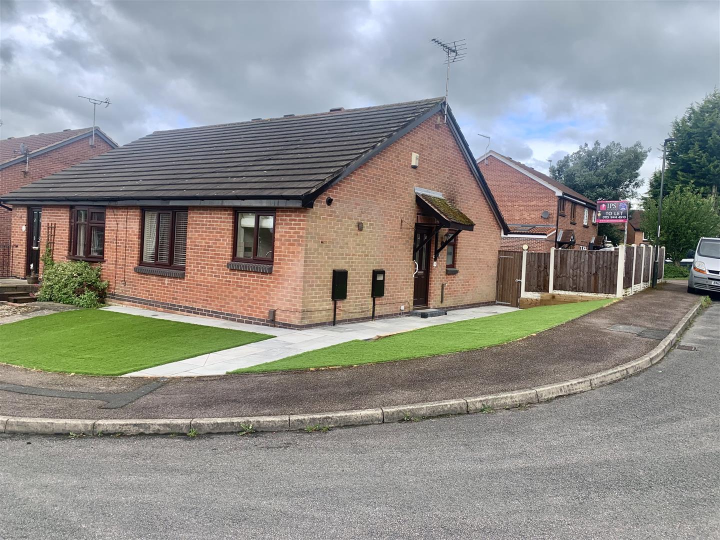 2 bed bungalow to rent 1