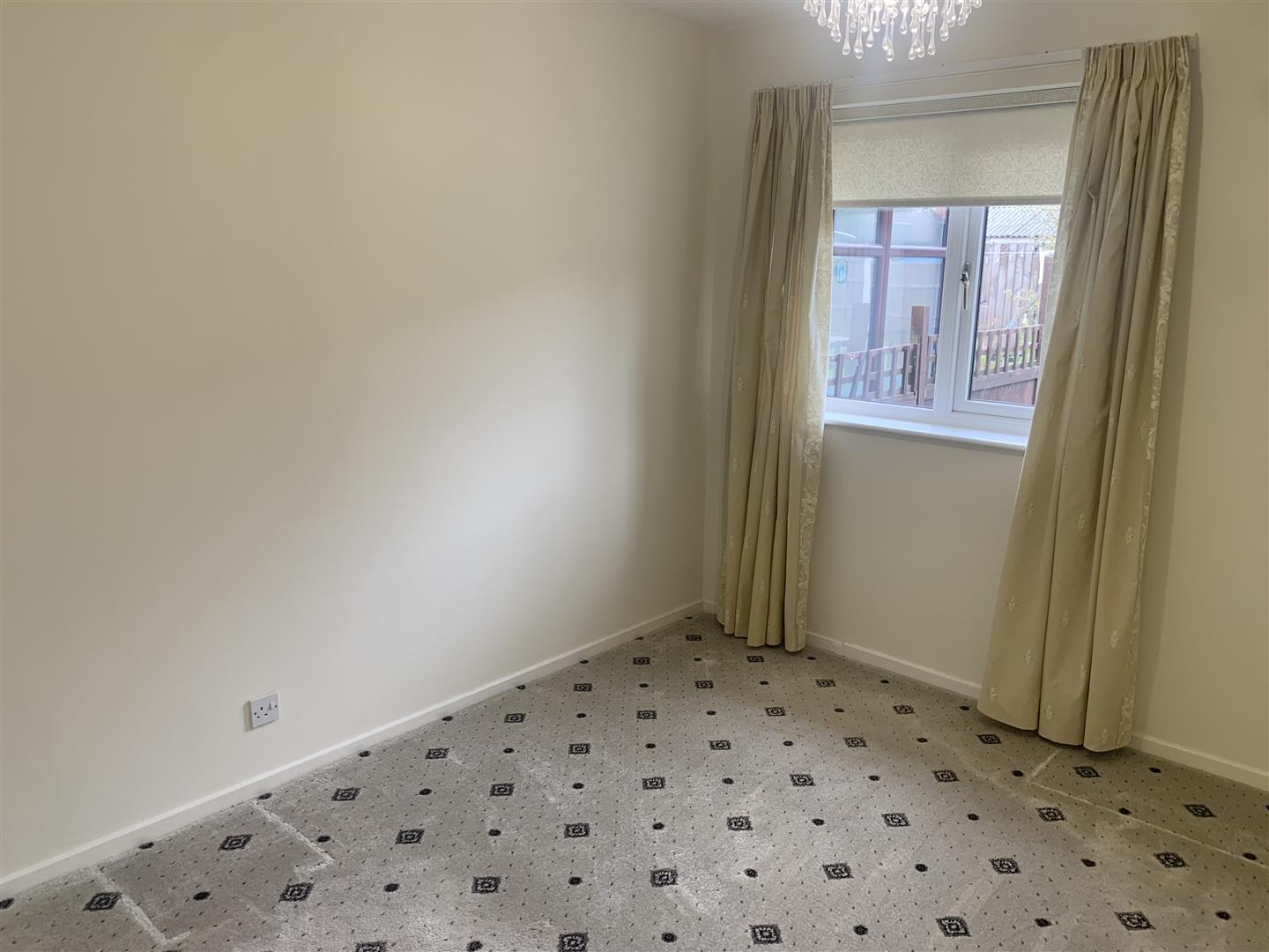 2 bed bungalow to rent 6