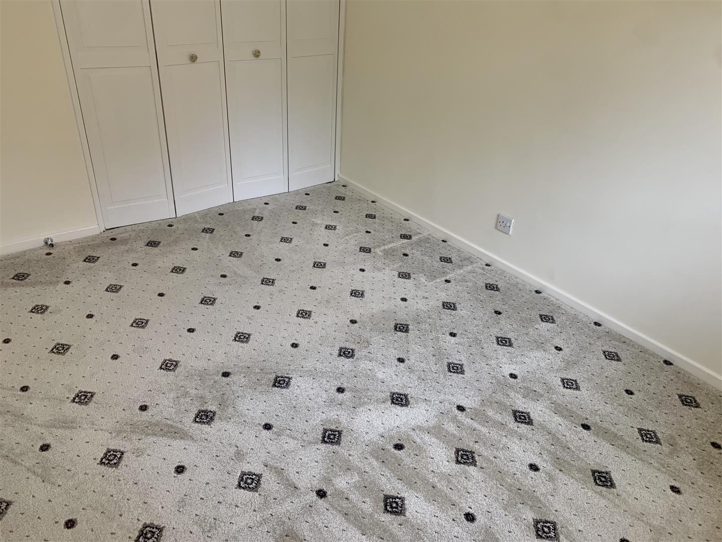 2 bed bungalow to rent 7