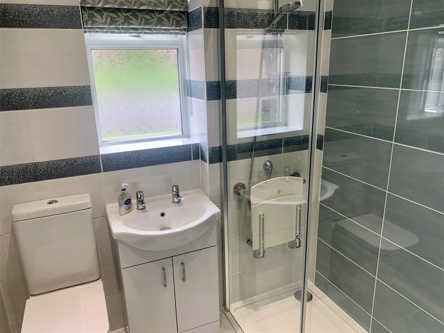 2 bed bungalow to rent 10