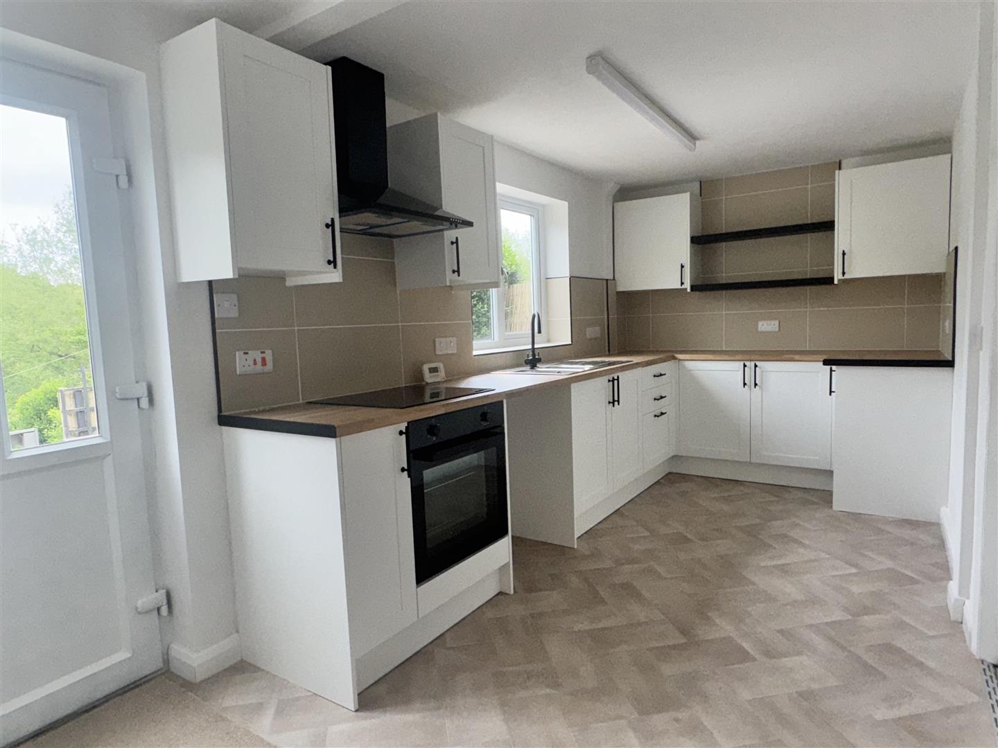 3 bed  to rent  - Property Image 2