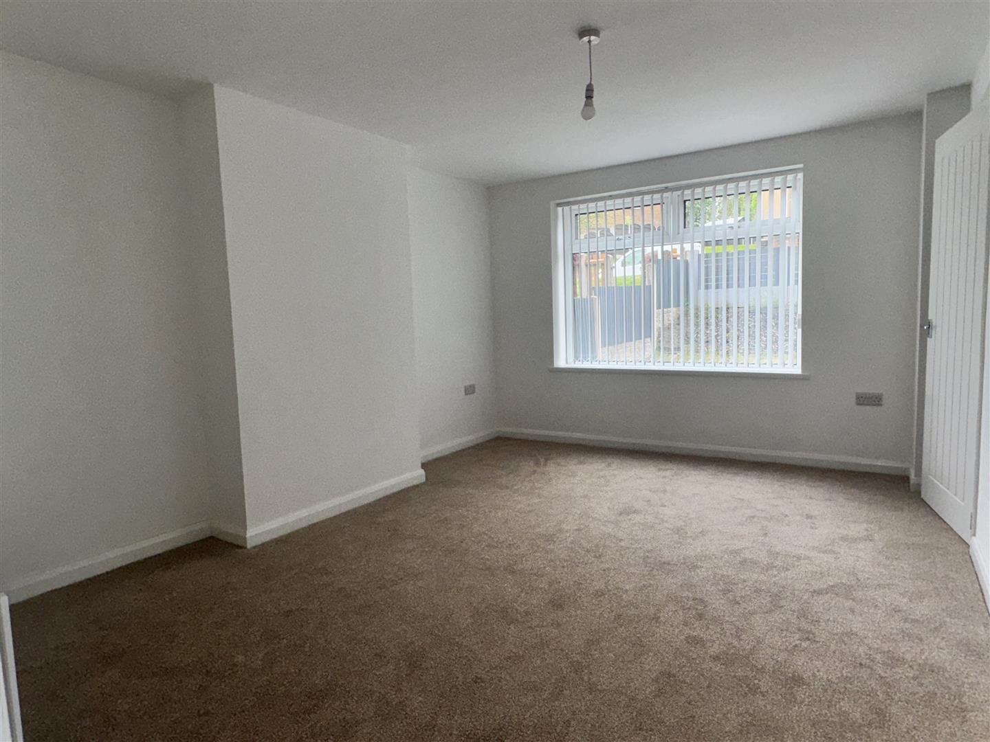 3 bed  to rent  - Property Image 3