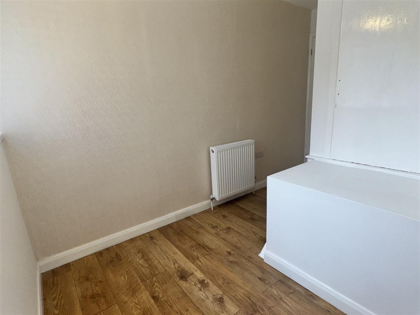 3 bed  to rent  - Property Image 8