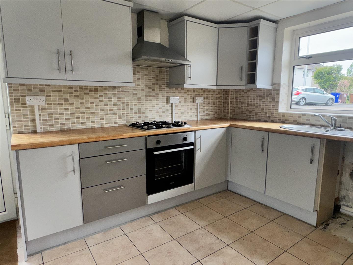 3 bed  to rent in Kirk Hallam 2