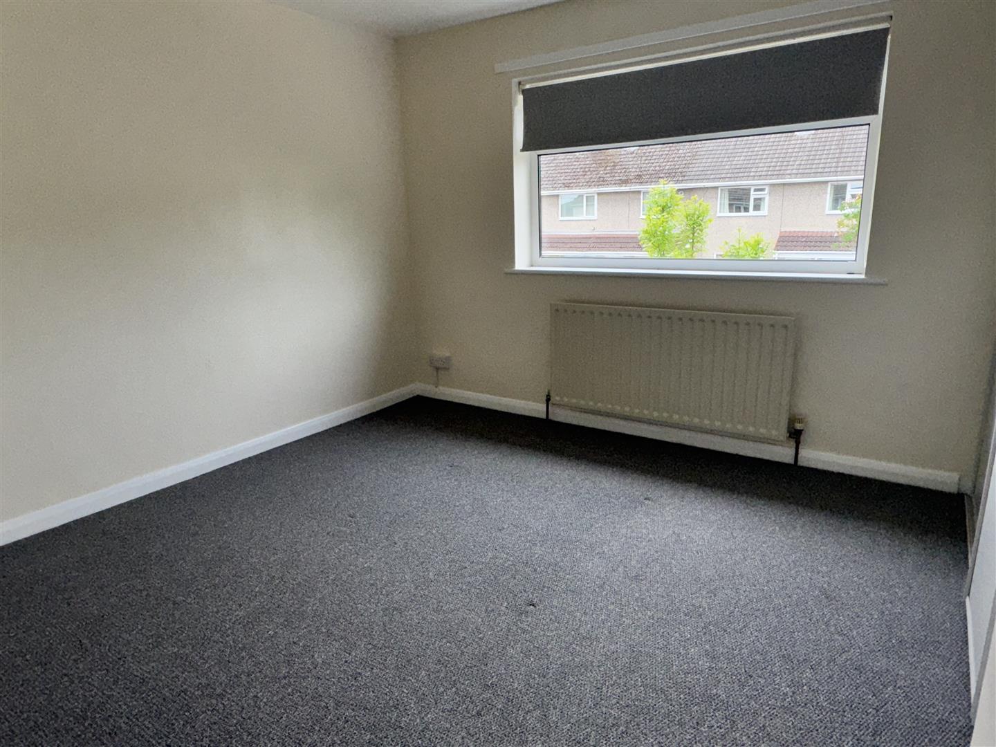 3 bed  to rent in Kirk Hallam 9