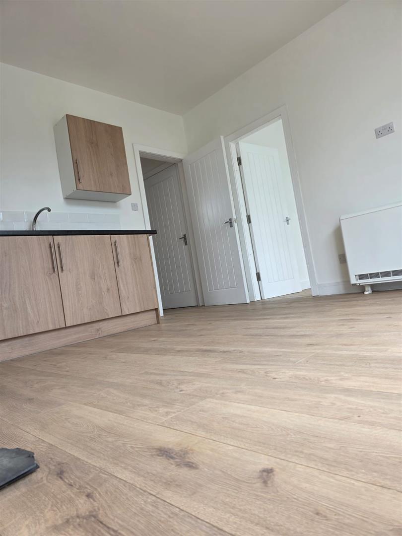 2 bed  to rent  - Property Image 7