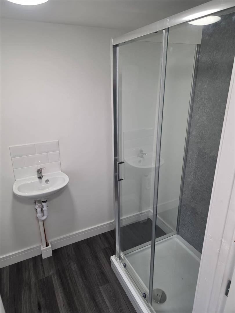 2 bed  to rent  - Property Image 9
