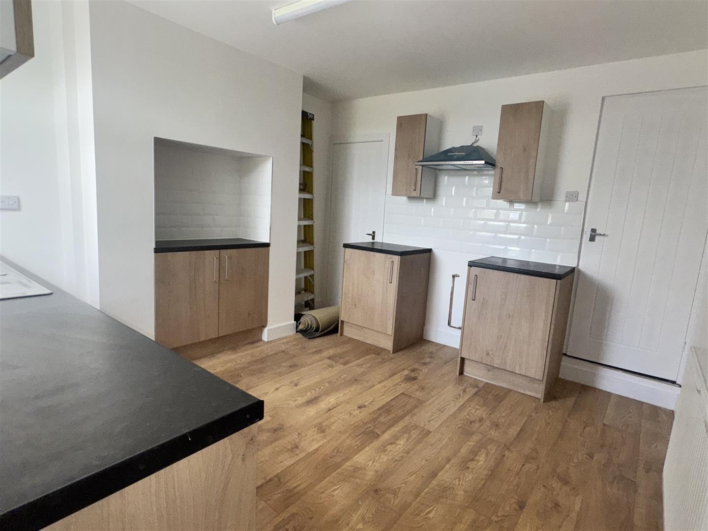 3 bed  to rent  - Property Image 5