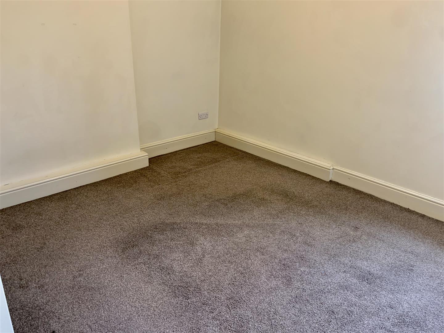2 bed apartment to rent  - Property Image 6
