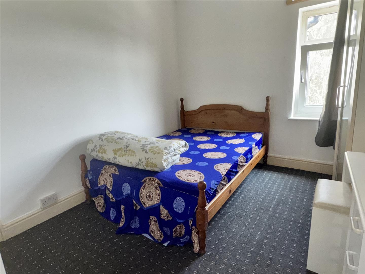 2 bed  to rent  - Property Image 8
