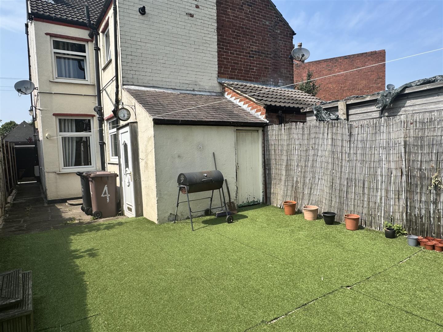 2 bed  to rent  - Property Image 9