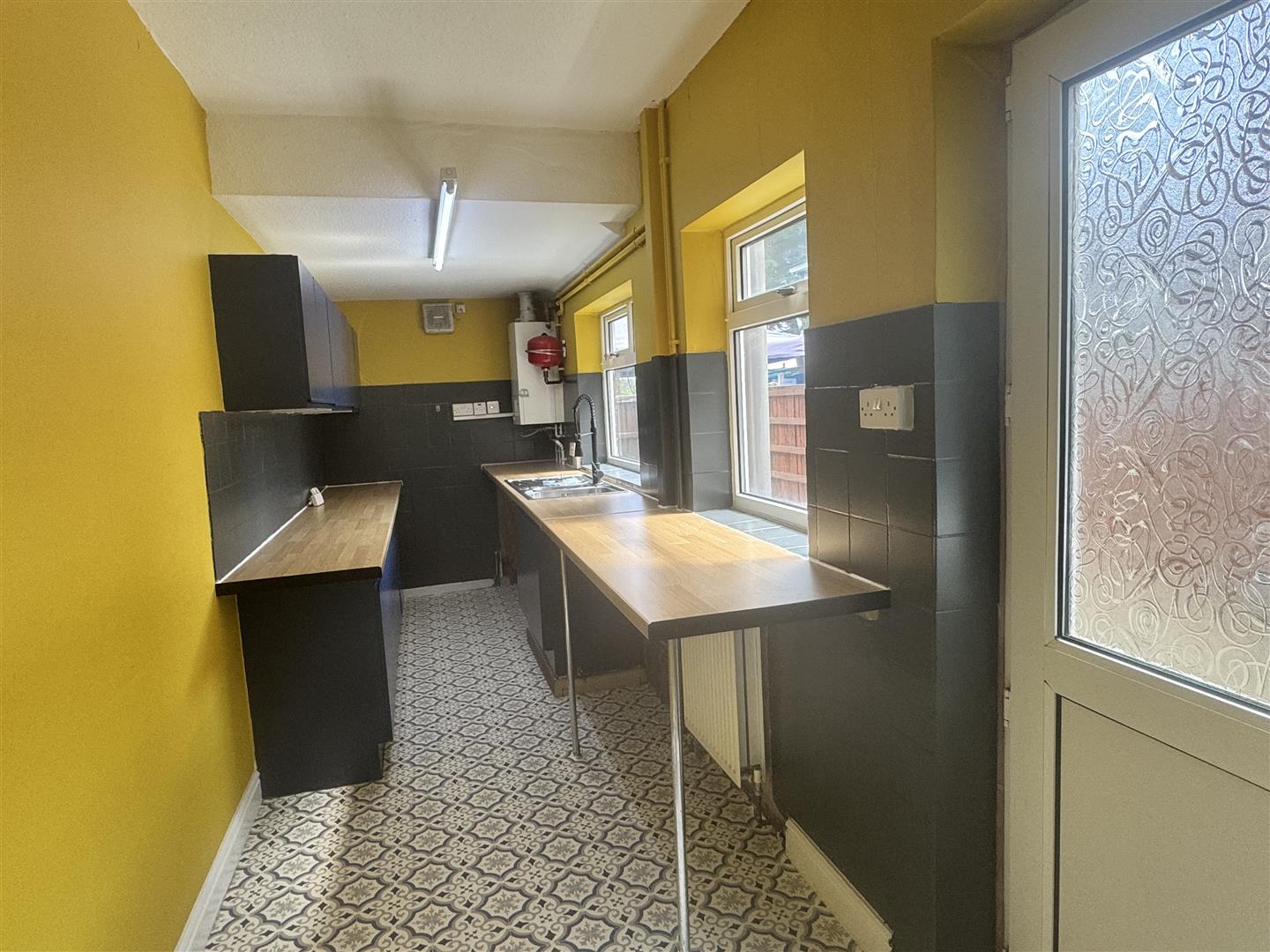 2 bed  to rent  - Property Image 4