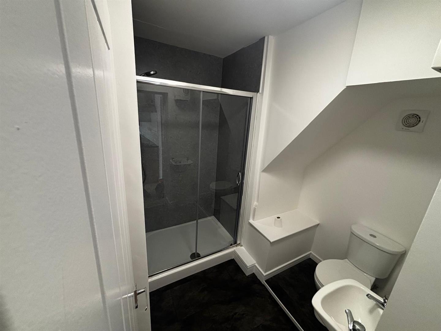 1 bed  to rent  - Property Image 5