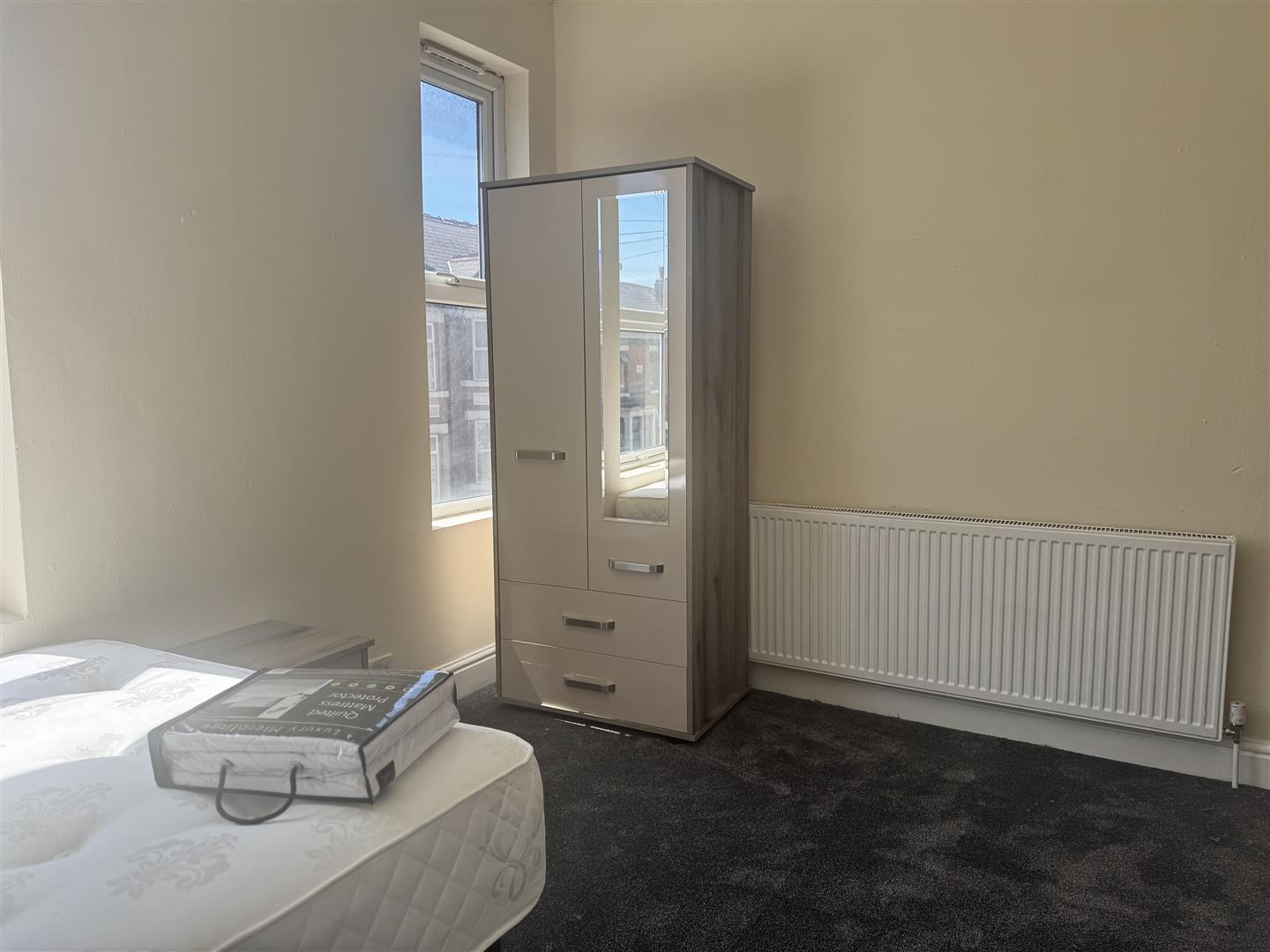 1 bed  to rent  - Property Image 4