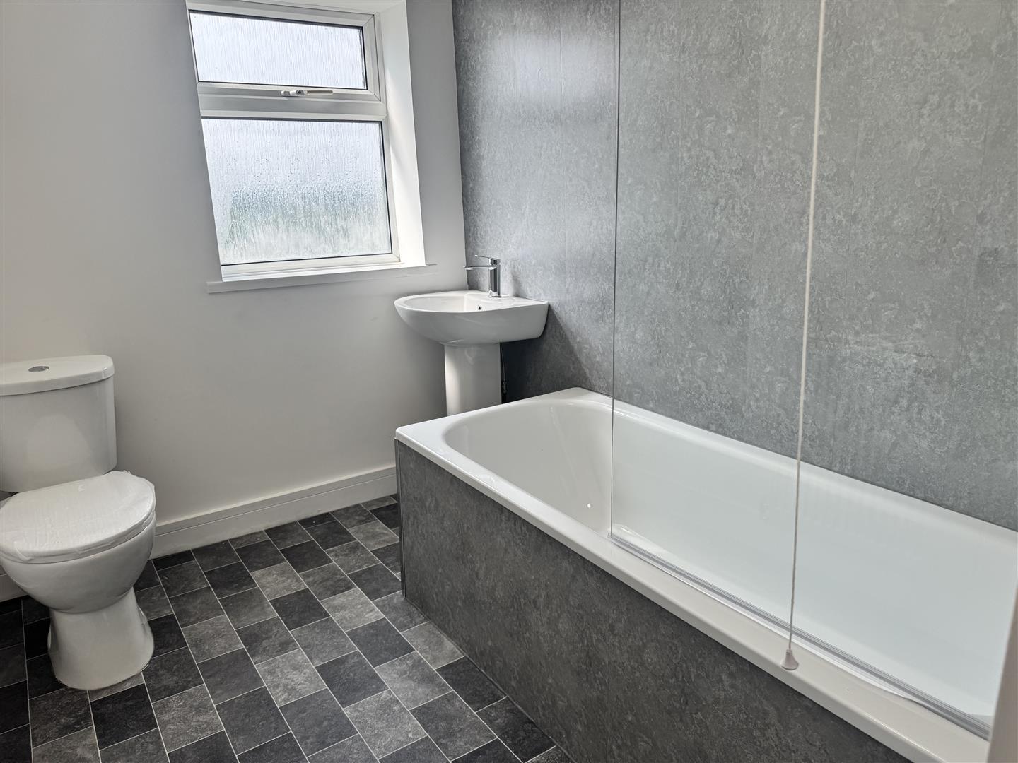 3 bed  to rent  - Property Image 6