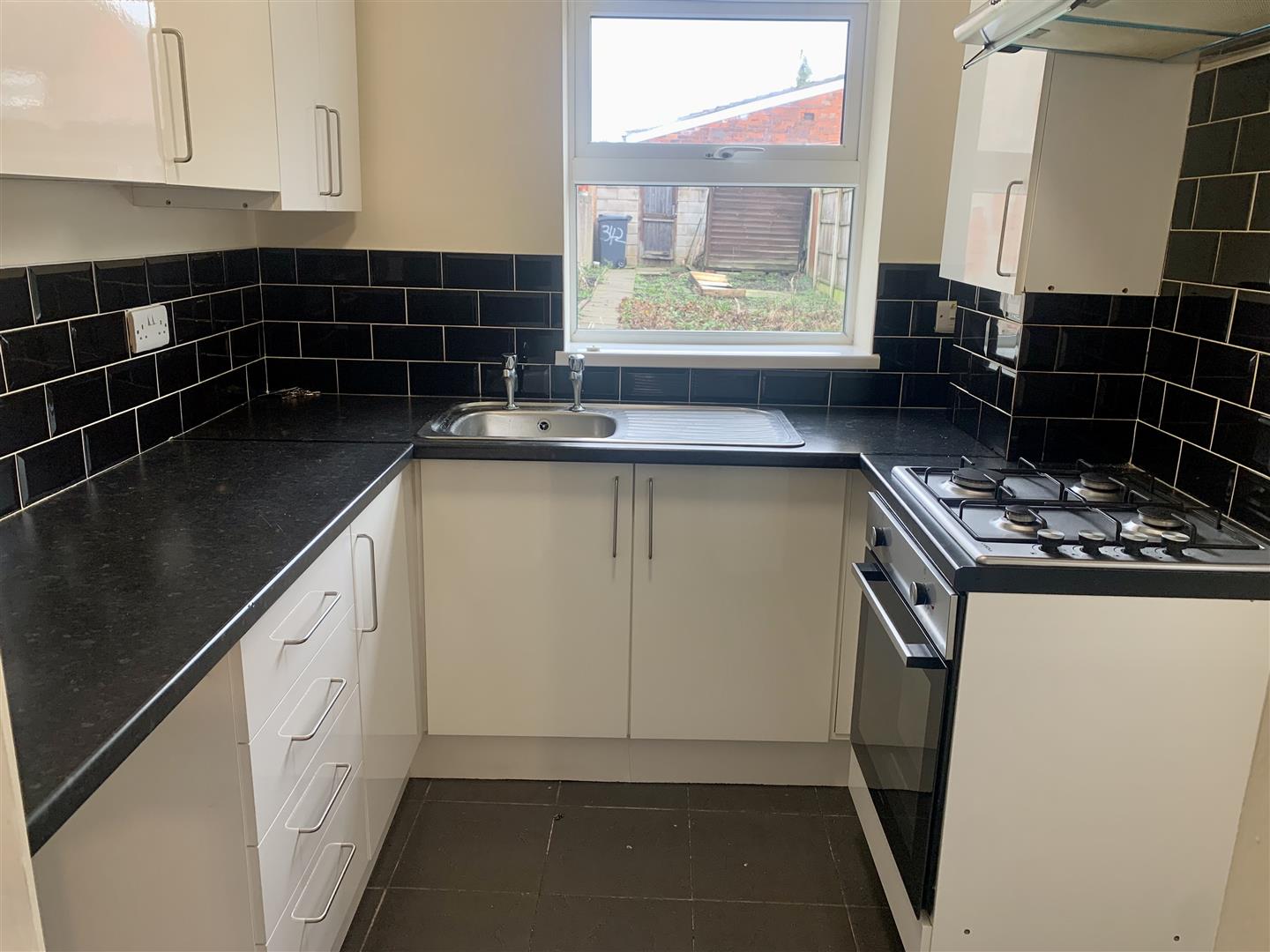 4 bed to rent in Ilkeston 2