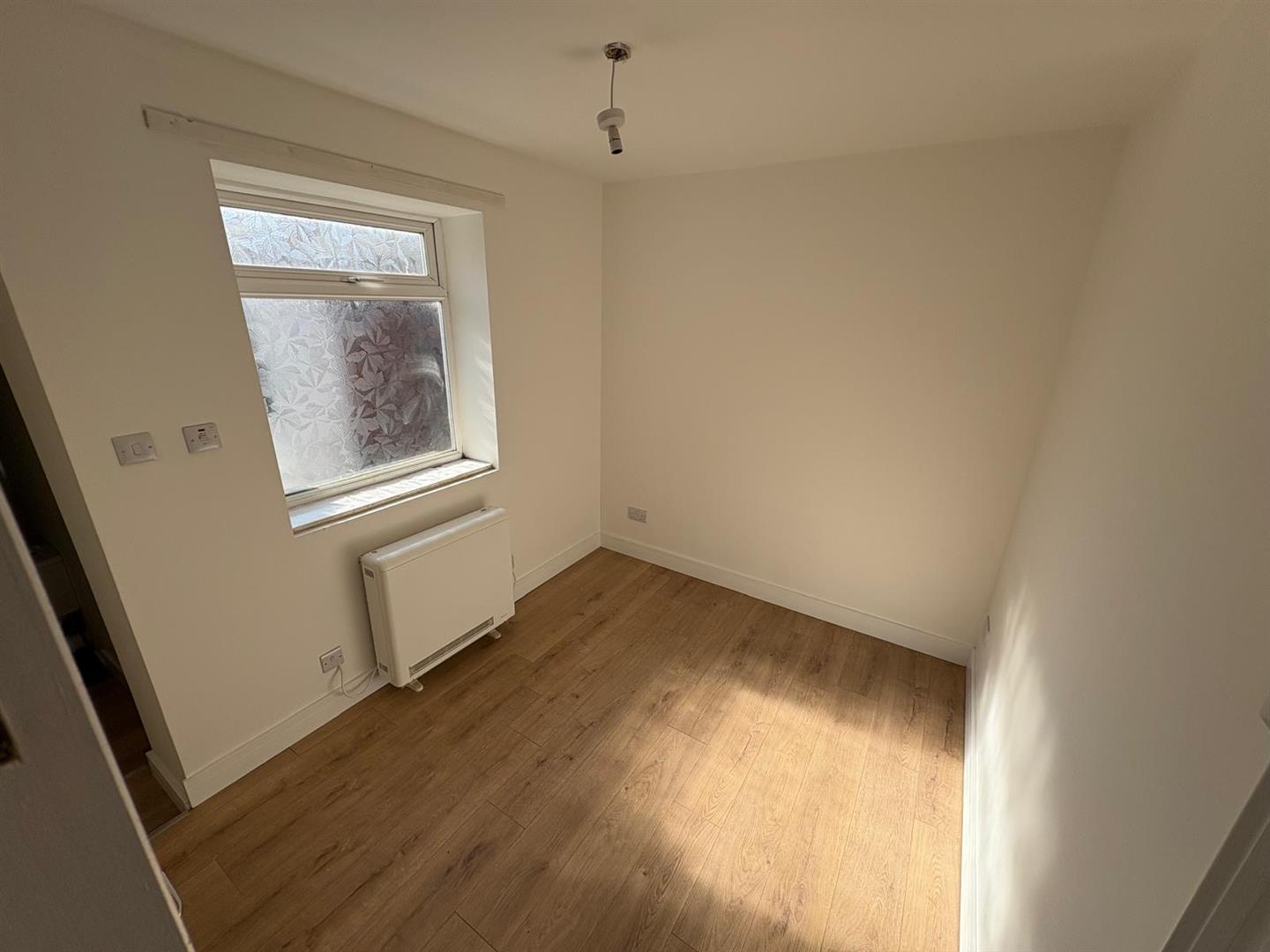 1 bed  to rent  - Property Image 4