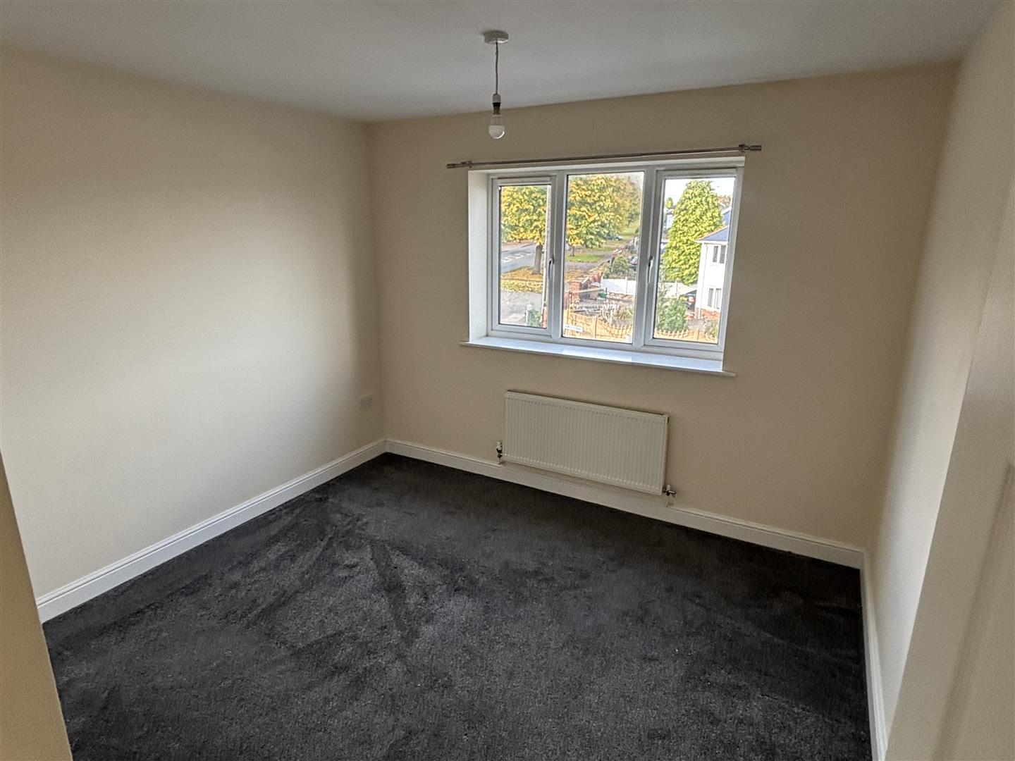 2 bed flat to rent in Ilkeston 4