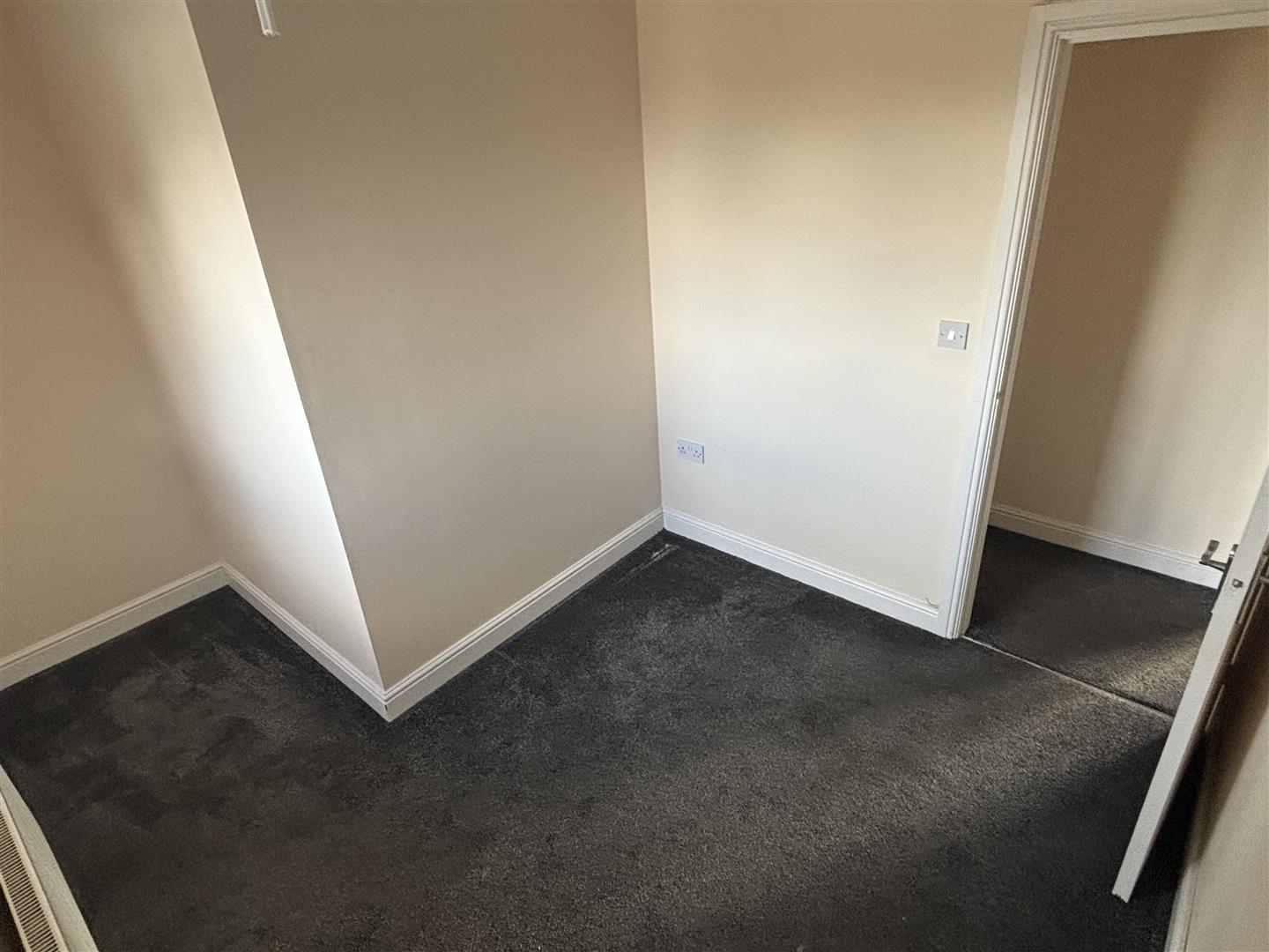 2 bed flat to rent in Ilkeston 6