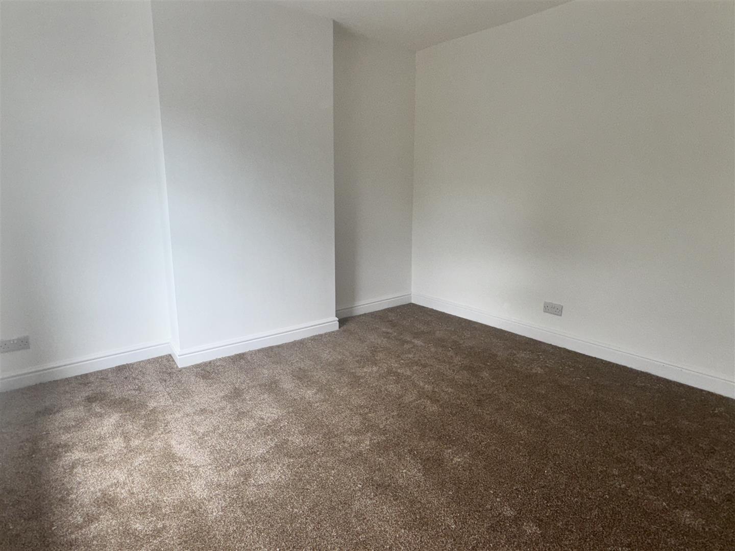 2 bed to rent 3