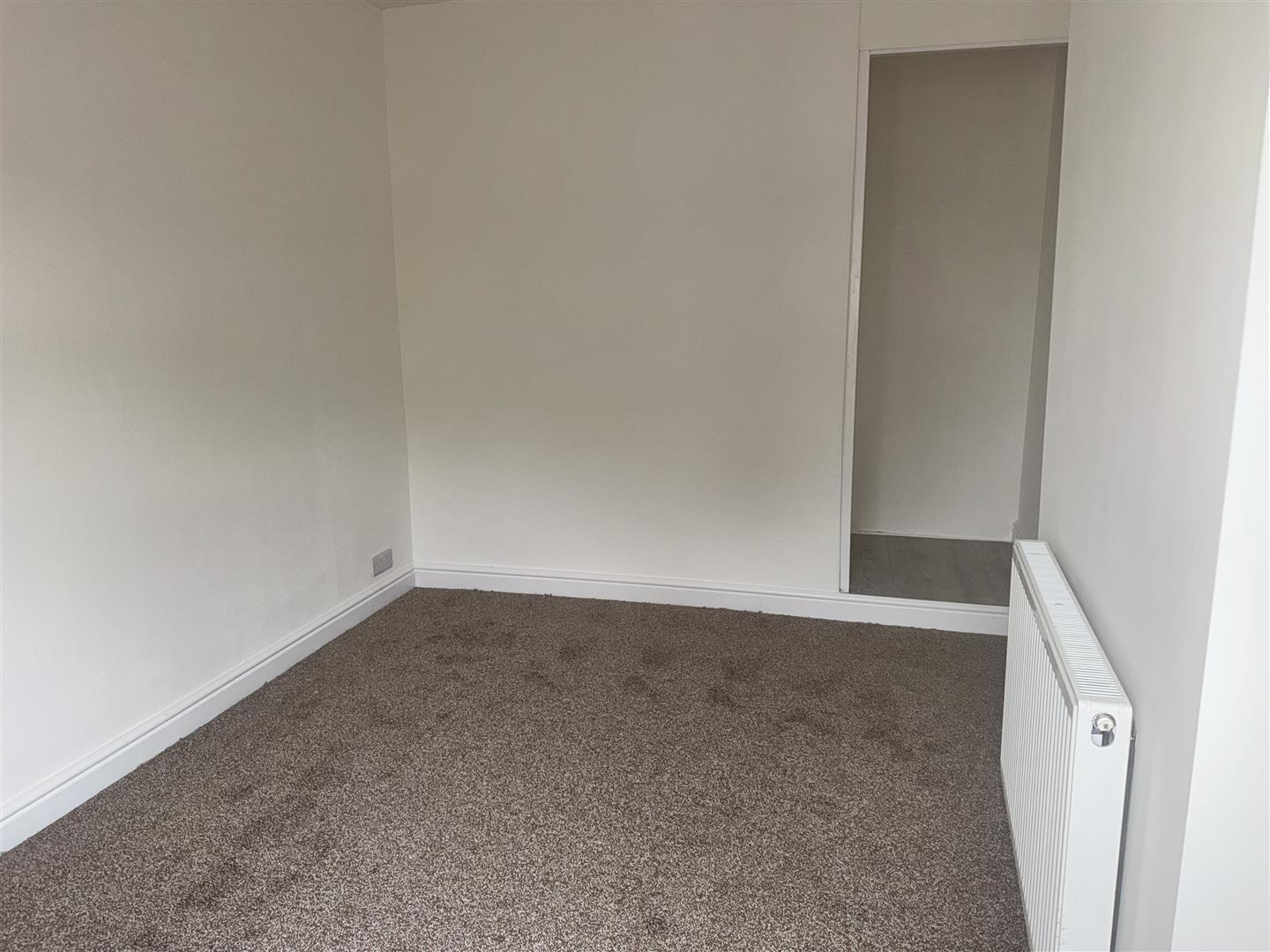 2 bed  to rent  - Property Image 5
