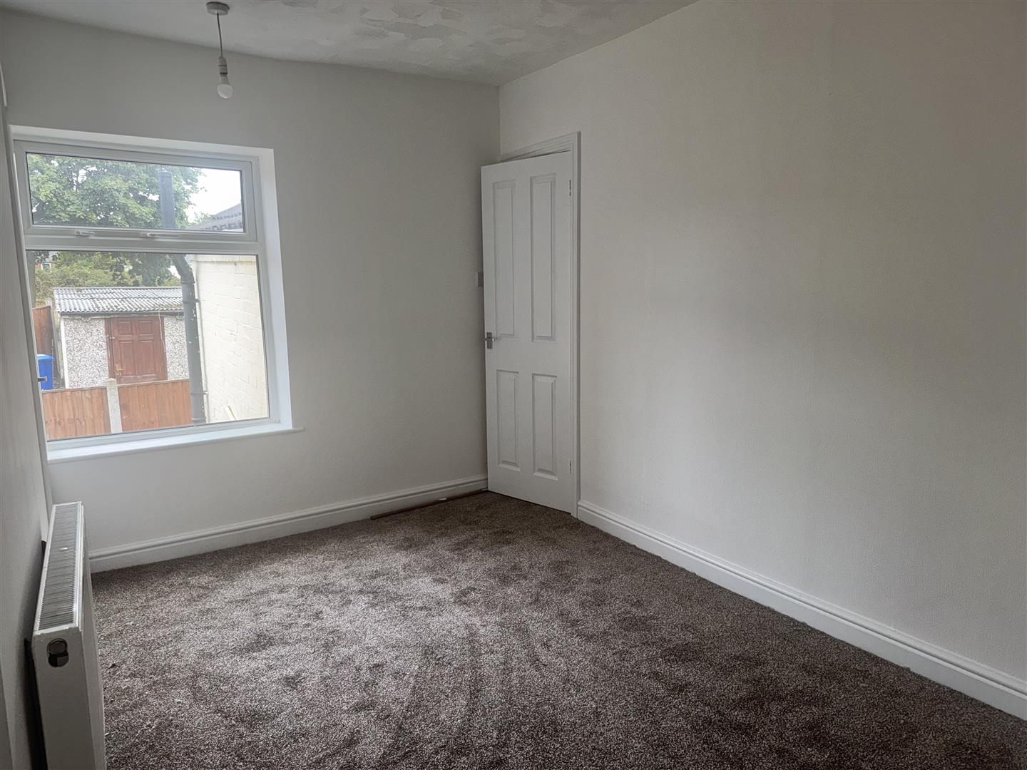 2 bed  to rent  - Property Image 7